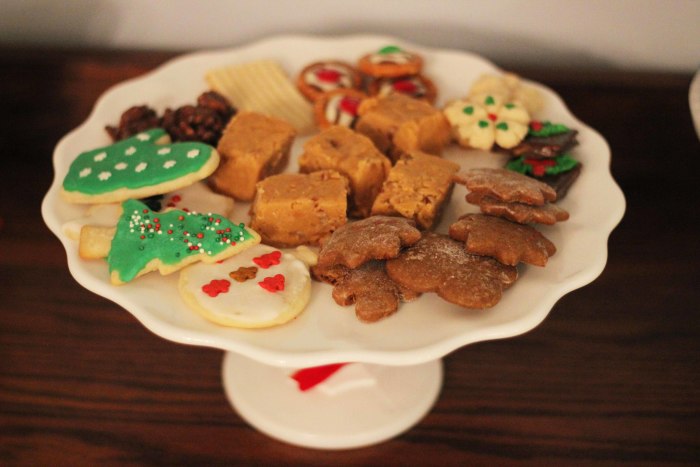 christmas cookie platter